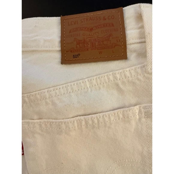 Levi's 501 Original Fit Jeans Womens 26x31 White Button-Fly Raw Hem Denim - Picture 2 of 12